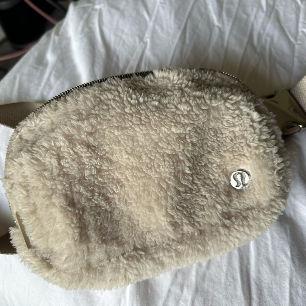 Lululemon fleece belt bag